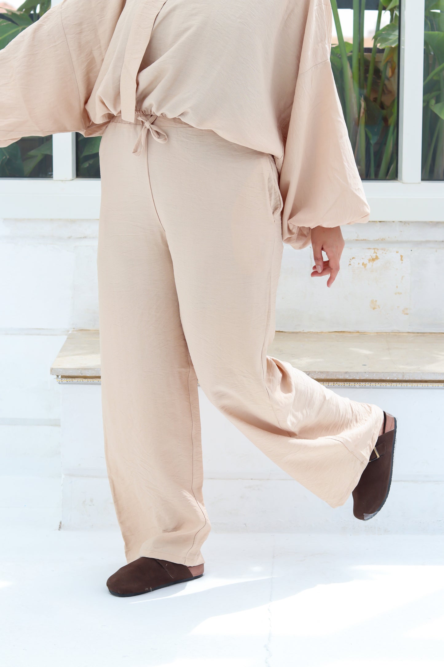 Airy Pants in Beige