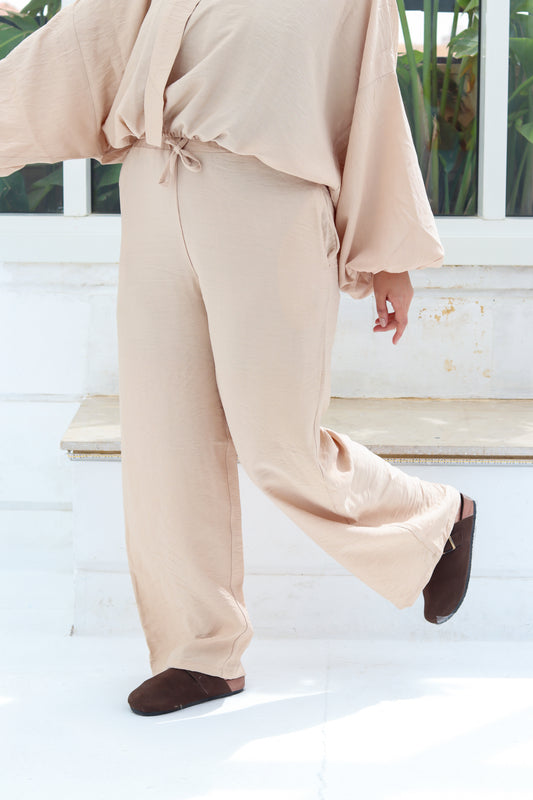 Airy Pants in Beige