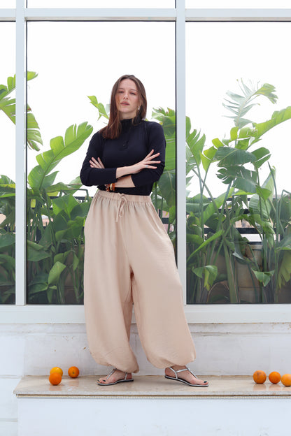Balloon Pants in Beige