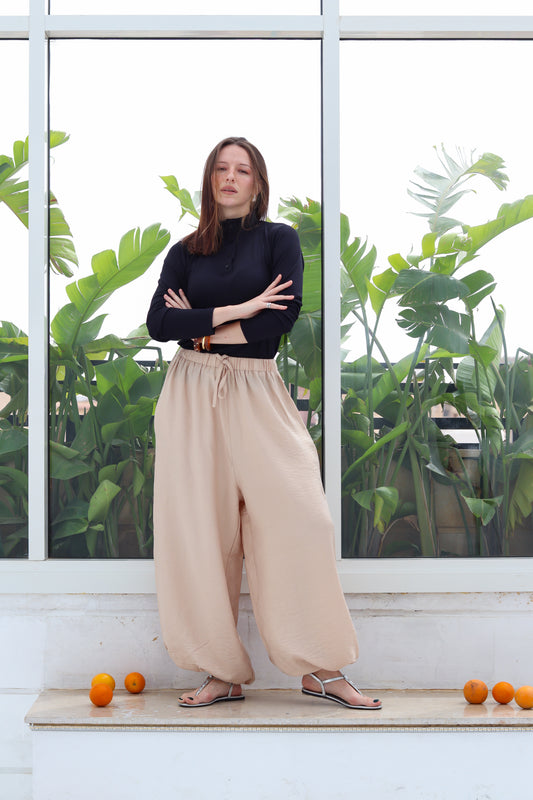 Balloon Pants in Beige