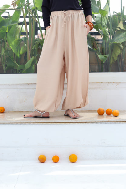 Balloon Pants in Beige