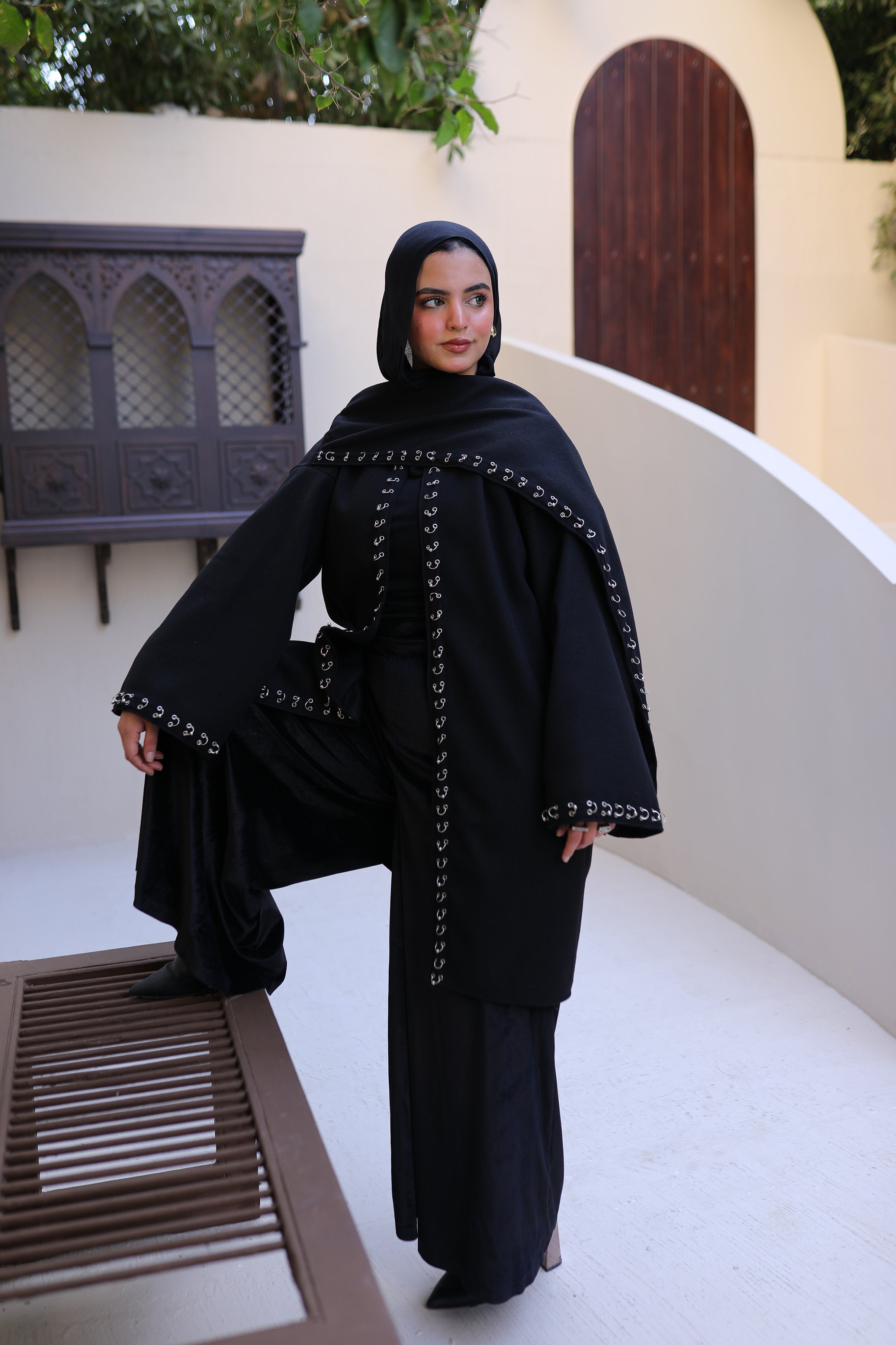 The Over-Shoulder Jacket in Black – Arruvia