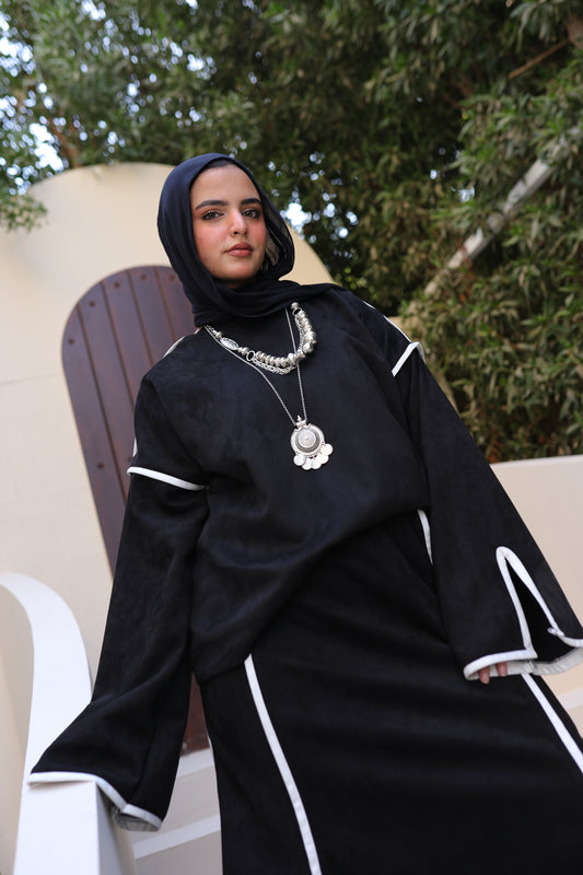 The Linework Top in Black